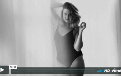 London boudoir photography: curvy Mollie on video